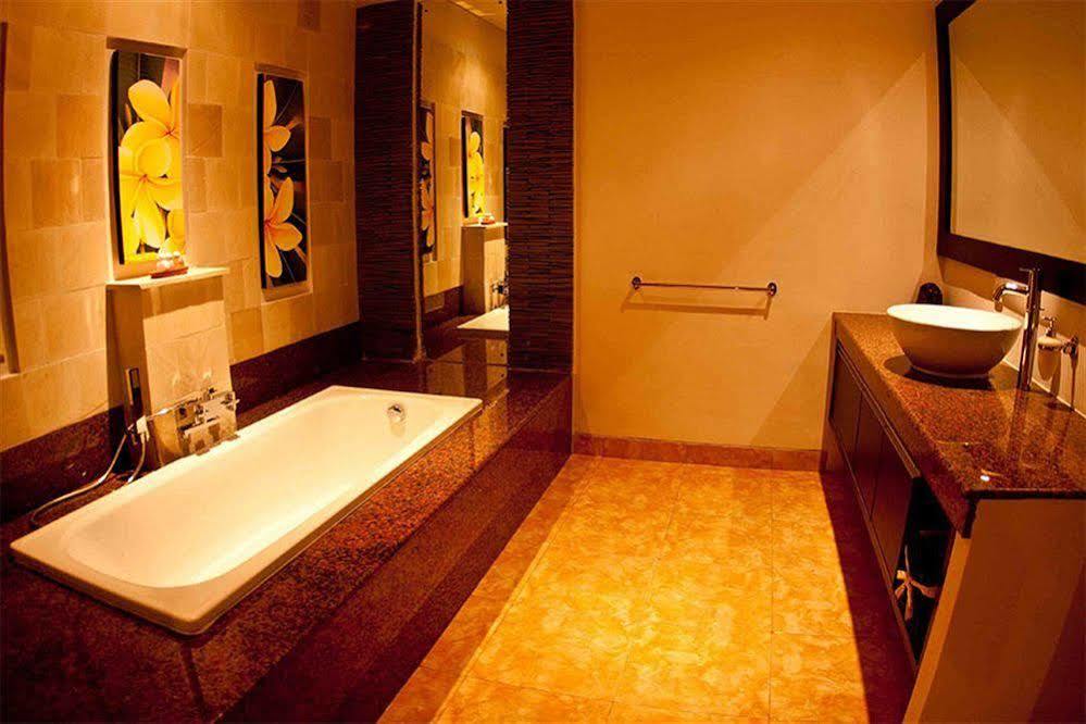 M Two Villas Seminyak Экстерьер фото