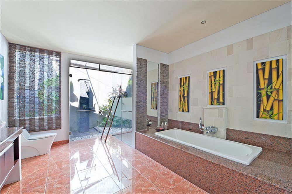 M Two Villas Seminyak Экстерьер фото
